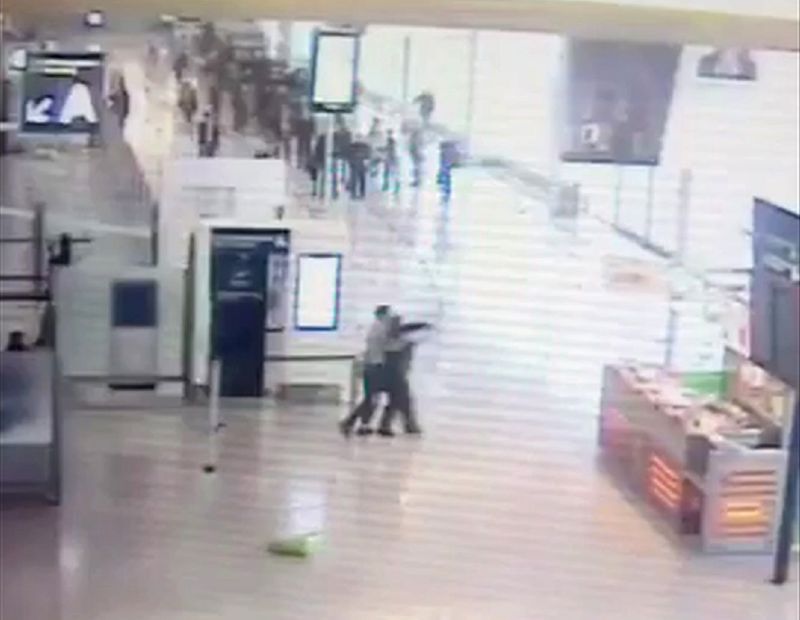Momentka z letiště Orly.