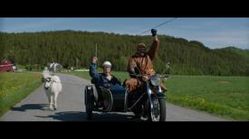 Snímek z norského filmu Oskars Amerika, který soutěžil o Stříbrného medvěda na Berlinale.