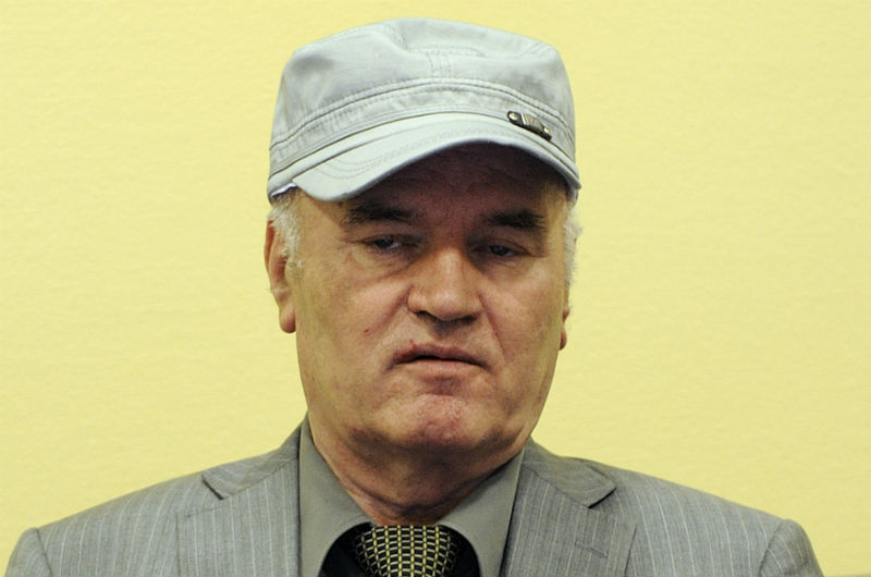 Ratko Mladić při soudním procesu. 