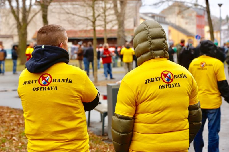 Příznivci opavského klubu řádil před zápasem s Baníkem Ostrava.