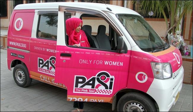 Pink Taxi pro ženy.