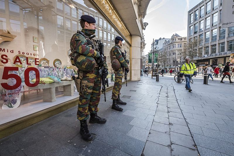 Ozbrojené složky v belgických Antverpách.