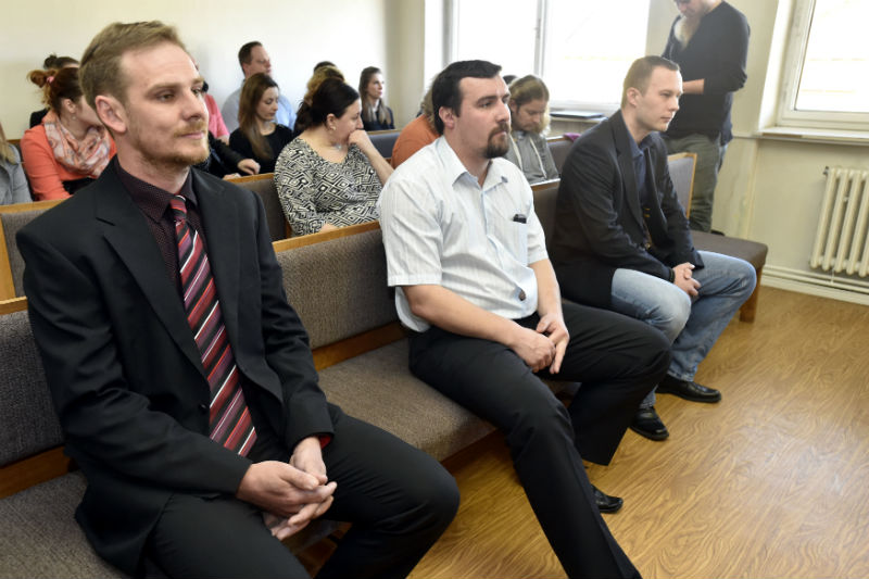 Na snímku obvinění policisté Miroslav Vaněk, Ondřej Paška a Jakub Vychodil. Na snímku obvinění policisté Miroslav Vaněk, Ondřej Paška a Jakub Vychodil.