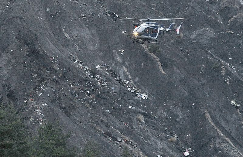 Podle vyšetřovatelů navedl pilot letadlo záměrně do horského masivu.