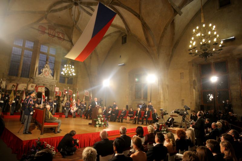 Předávání státních vyznamenání v roce 2011.