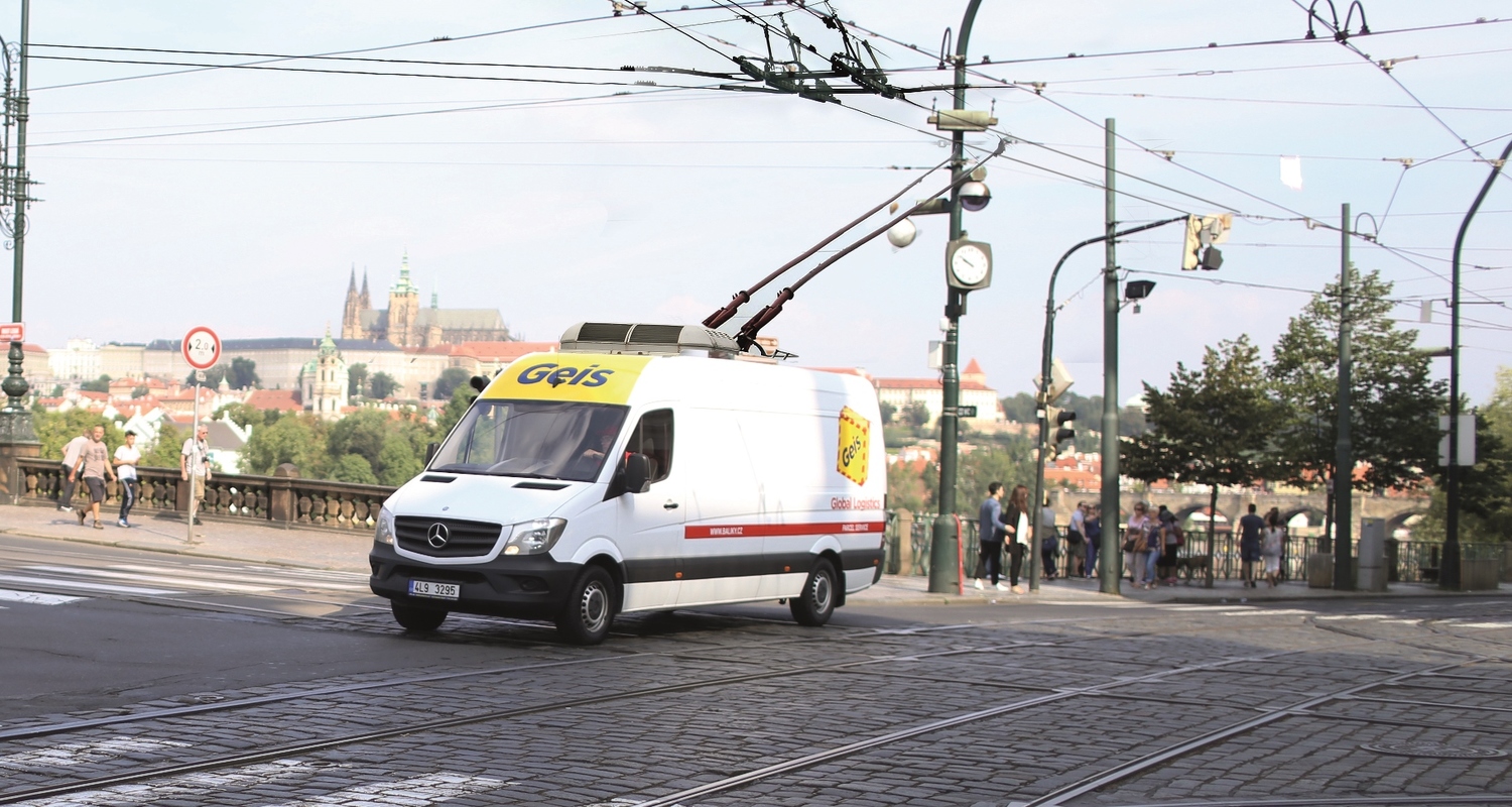 Geis testuje hybridní dodávky v Praze, další nasadí v Pardubicích, Brně a Ostravě