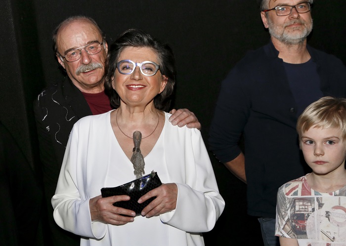 Herec Pavel Nový, herečka Zuzana Kronerová a mladý herec Daniel Vízek.