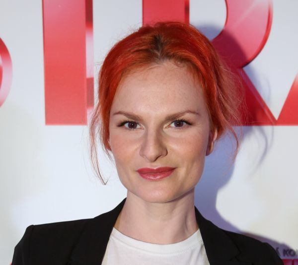 Iva Pazderková si zahraje matku představenou.