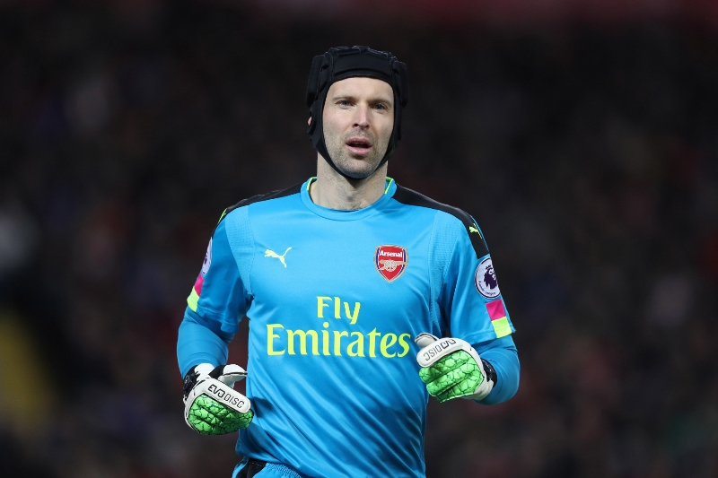 Brankář Petr Čech má v Arsenalu smlouvu ještě na dva roky, ale kdo ví? Brankář Petr Čech má v Arsenalu smlouvu ještě na dva roky, ale kdo ví?