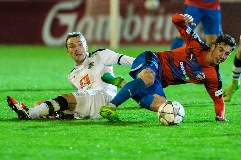 Plzeň se na výhru nadřela. Nakonec ale veze z Hradce tři body.