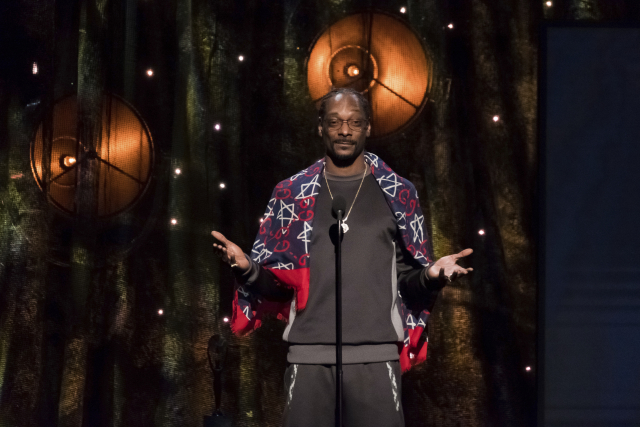Raper Snoop Dogg na předávání rokenrolových cen.