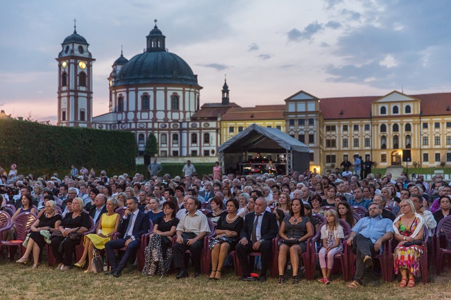 Zahajovací večer se odehraje na zahradě zámku Jaroměřice nad Rokytnou.