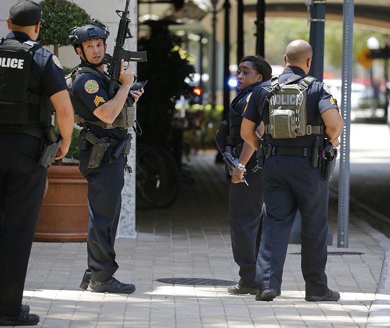 Policie v Miami.