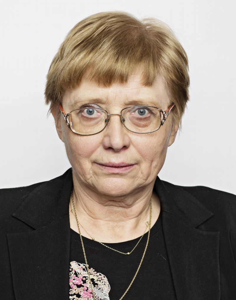 Poslankyně za KSČM Zuzka Bebarová-Rujbrová. Poslankyně za KSČM Zuzka Bebarová-Rujbrová.