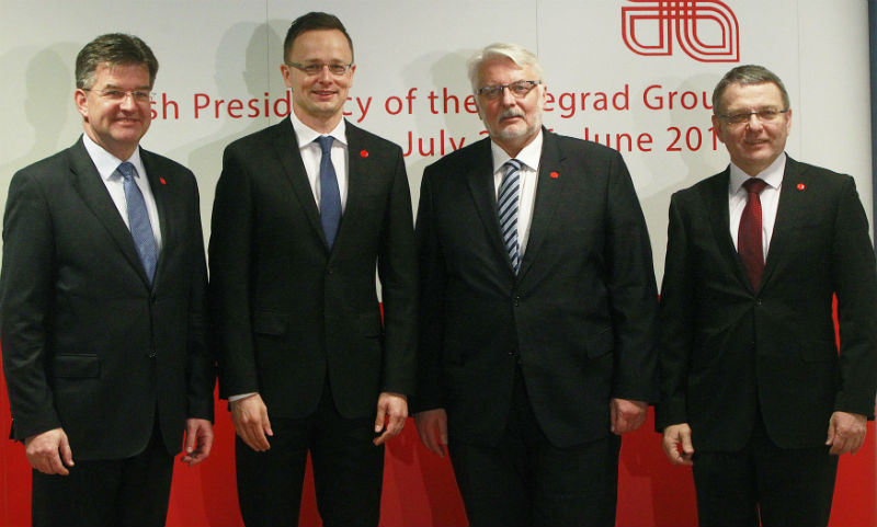 Zleva Miroslav Lajčák, Péter Szijjárto, Witold Waszcykowski a Lubomír Zaorálek.