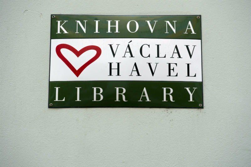 Kniha byla představena v Knihovně Václava Havla (ilsutrační foto). Kniha byla představena v Knihovně Václava Havla (ilsutrační foto).