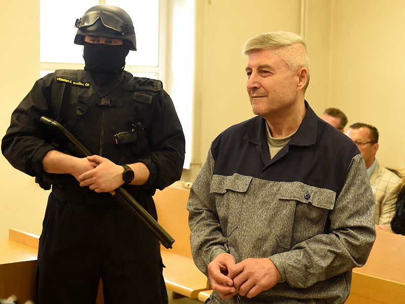 Bohumír Ďuričko u soudu. Bohumír Ďuričko u soudu.