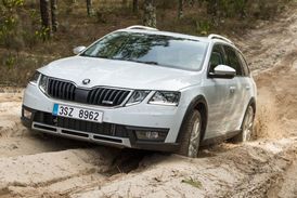 Octavia Scout se terénních překážek nebojí.