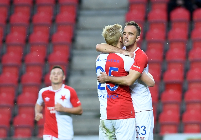 Fotbalisté Slavie se v semifinále utkají v Edenu se Zlínem.