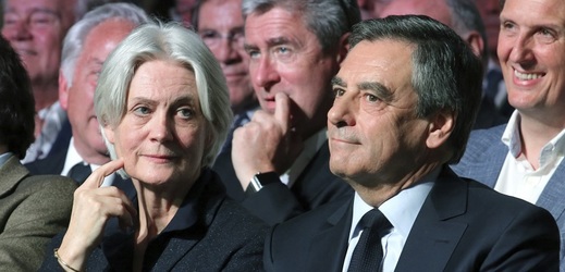 Kandidát na francouzského prezidenta za tradiční pravici François Fillon.