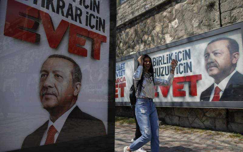 Erdoğanovy billboardy v Istanbulu.