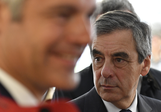Kandidát umírněné pravice François Fillon.