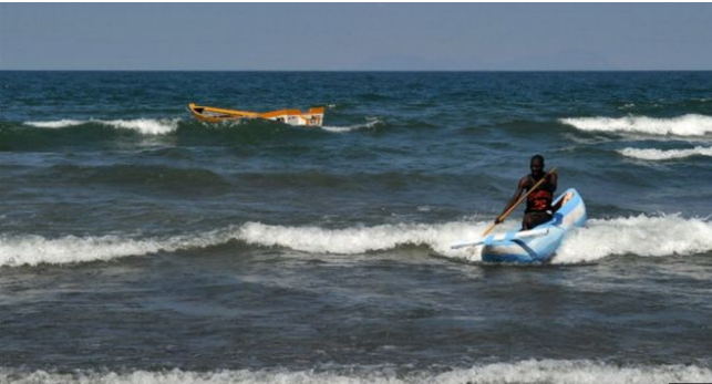 Nejméně pět osob zemřelo při lodní nehodě na jezeře Malawi.