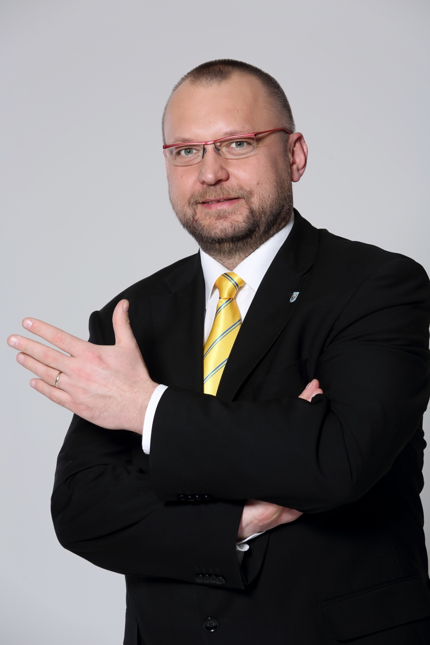 V Jihočeském kraji by měla vládnout koalice ČSSD, KDU-ČSL, Jihočeši 2012 a uskupení Pro Jižní Čechy. Zástupci stran 18. dubna podepsali prohlášení o budoucí spolupráci. Koalici musejí na svém zasedání 27. dubna schválit zastupitelé. ČSSD, KDU-ČSL, Jihočeši 2012 a Pro Jižní Čechy mají 28 mandátů z 55. Na snímku Jan Bartošek (KDU-ČSL).