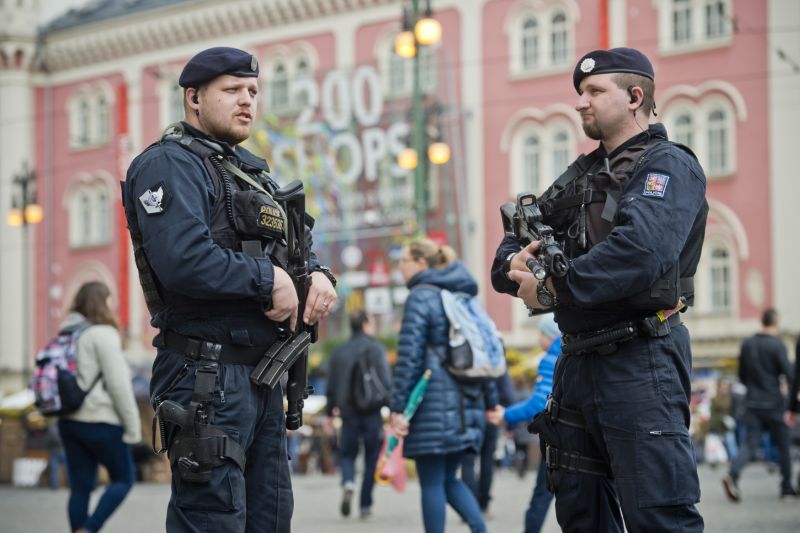 Policie ukončila zvýšená bezpečnostní opatření v ulicích.