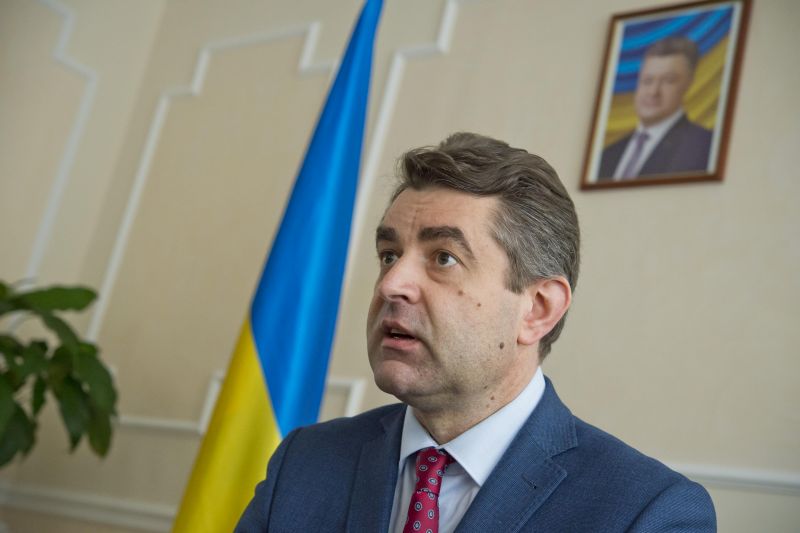Nový ukrajinský velvyslanec v České republice Jevhen Perebyjnis.