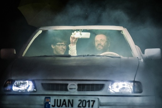 Zprava Tomáš Impseil v roli Dona Juana a Tomáš Váhala jako Sganarel. Zprava Tomáš Impseil v roli Dona Juana a Tomáš Váhala jako Sganarel.