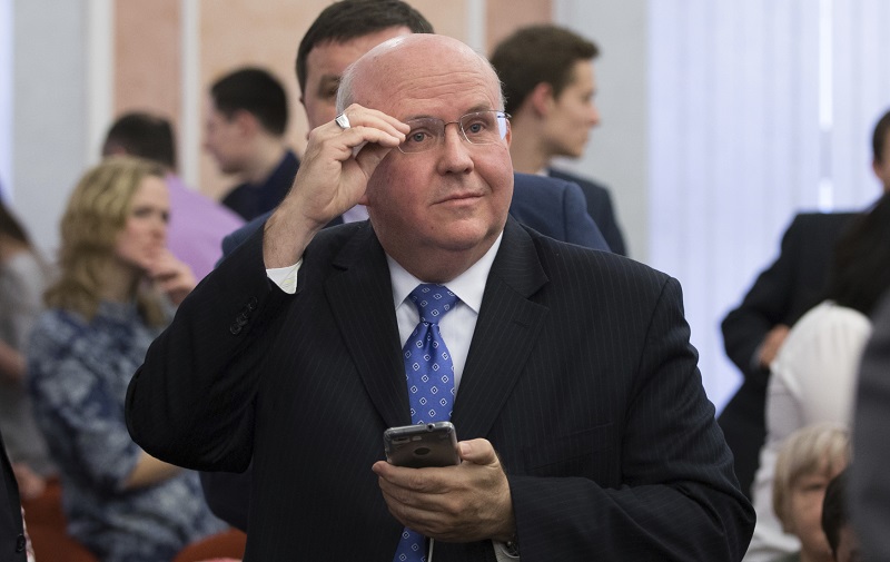 Člen Svědků Jehovových Mark Sanderson u moskevského soudu.