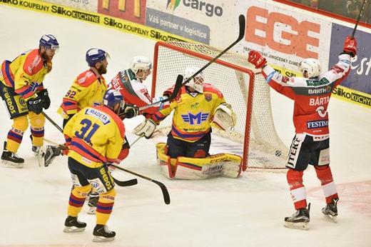 Pardubice budou muset přes výhru bojovat o udržení i v neděli. Pardubice budou muset přes výhru bojovat o udržení i v neděli.
