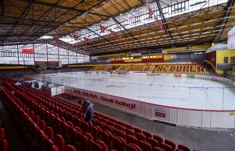 Horácký zimní stadion už má své nejlepší časy za sebou.