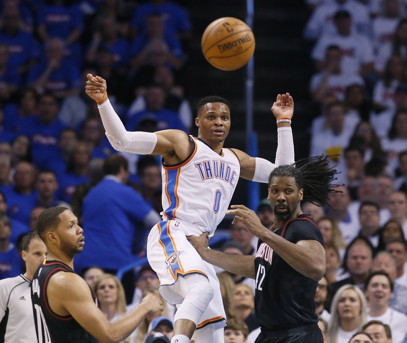 Westbrook opět ukázal, proč je nejlepším basketbalistou současnosti. Westbrook opět ukázal, proč je nejlepším basketbalistou současnosti.
