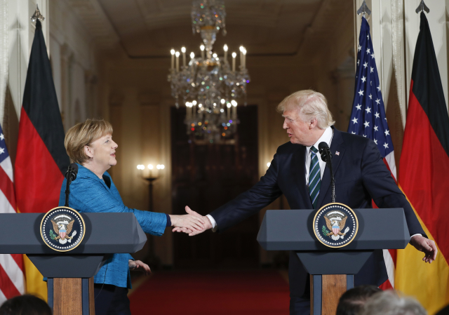 Březnové setkání německé kancléřky a amerického prezidenta.