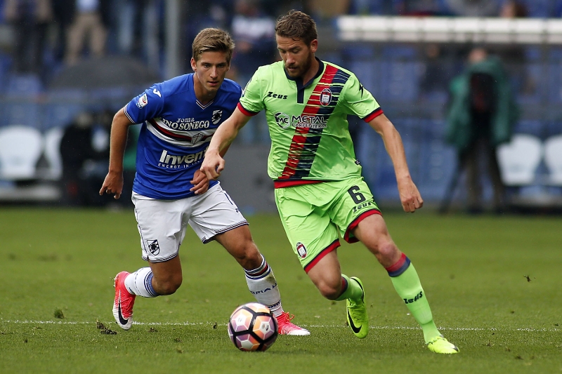 Sampdoria Janov v souboji s Crotone. 