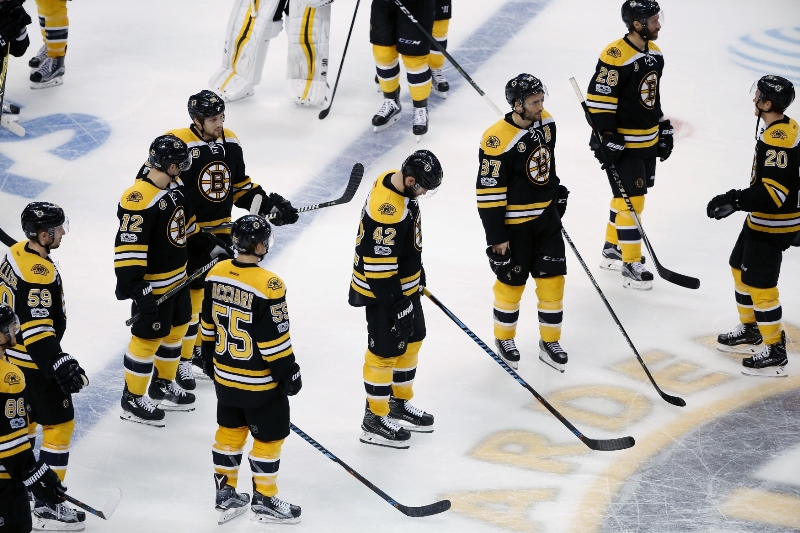 Hokejisté Bostonu byli v závěru zklamaní.