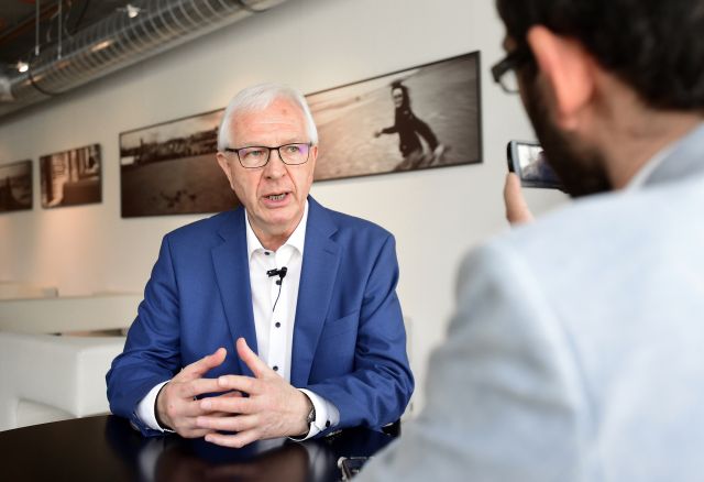 Kandidát na prezidenta Jiří Drahoš. Kandidát na prezidenta Jiří Drahoš.