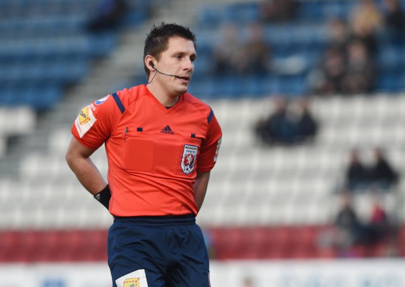 Rozhodčí Pechanec bude pykat za chybu v zápase Bohemians se Zlína.