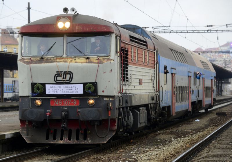Lokomotiva přezdívaná Bardotka nebo také Zamračená.