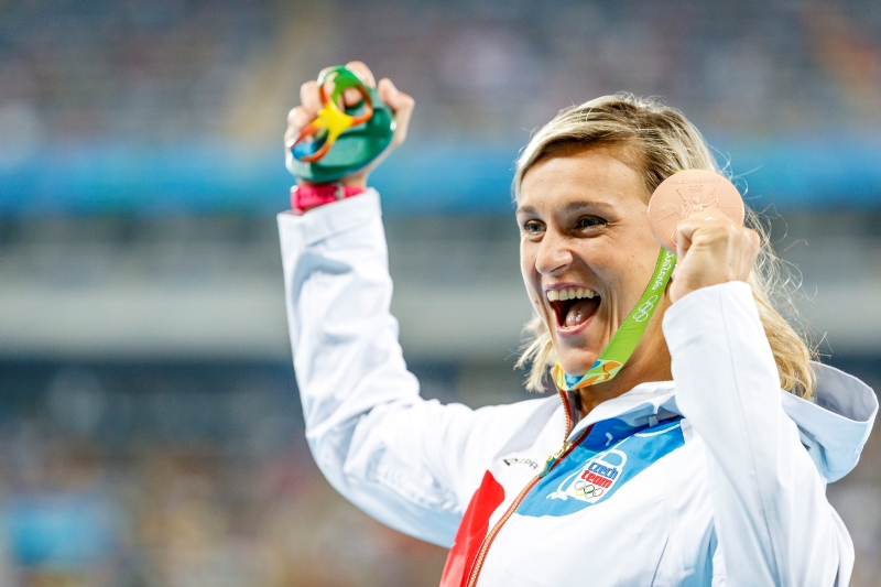 Barbora Špotáková má medailí spoustu, příště by už mohl nějakou získat i její trenér.