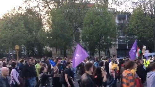 Z demonstrace v Budapešti.