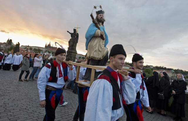Svatojánské slavnosti Navalis se letos v Praze konají již podeváté.