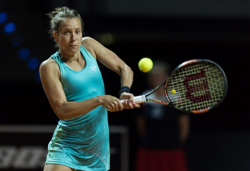 Česká tenistka Barbora Strýcová v Praze postupuje.