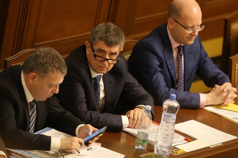 Zleva: Lubomír Zaorálek, Andrej Babiš a Bohuslav Sobotka. 