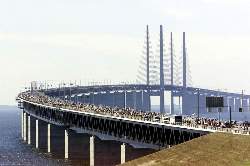 Oresundský most, který spojuje Švédsko a Dánsko.