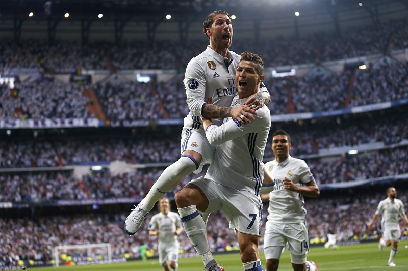 Cristiano Ronaldo nasměřoval hattrickem Real do finále. Cristiano Ronaldo nasměřoval hattrickem Real do finále.