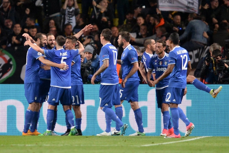 Radost hráčů Juventusu po výhře nad Monacem v semifinále Ligy mistrů Radost hráčů Juventusu po výhře nad Monacem v semifinále Ligy mistrů