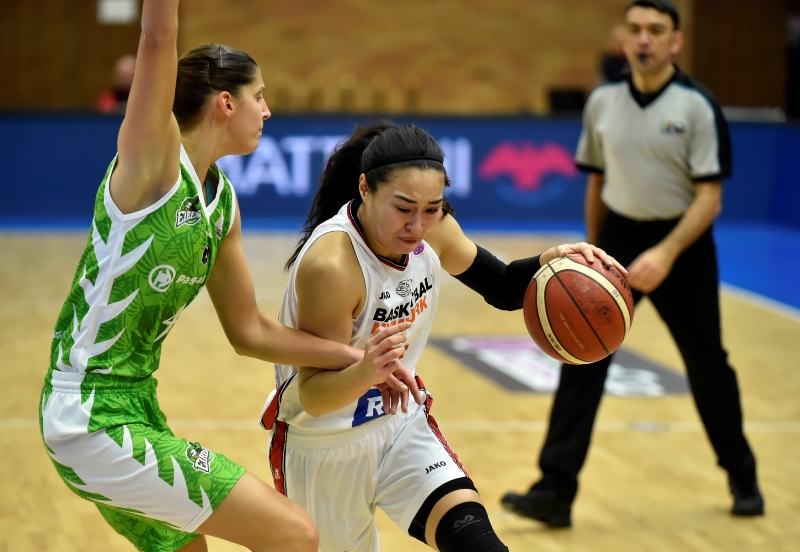Kromě hidžábu budou moci basketbalisté nosit i jarmulky nebo turbany